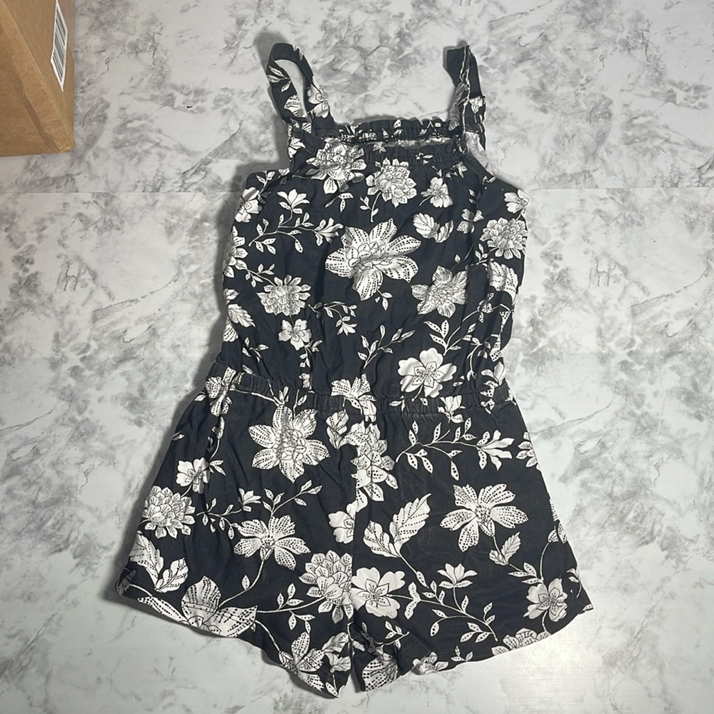 Children’s Place Black and White Floral Kids One Piece Romper Size M 7/8